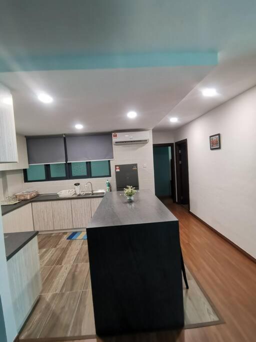 Teo Resident 2 Vivacity Jazz Suite 4 Кучинг Екстериор снимка